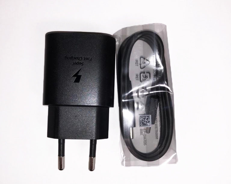 Samsung EP-TA800XB USB-C 25W PD Charger Including USB-C Cable Black Retail Box